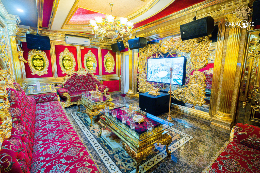 Nhân viên phục vụ ca tối tại Queen Karaoke Buôn Ma Thuột